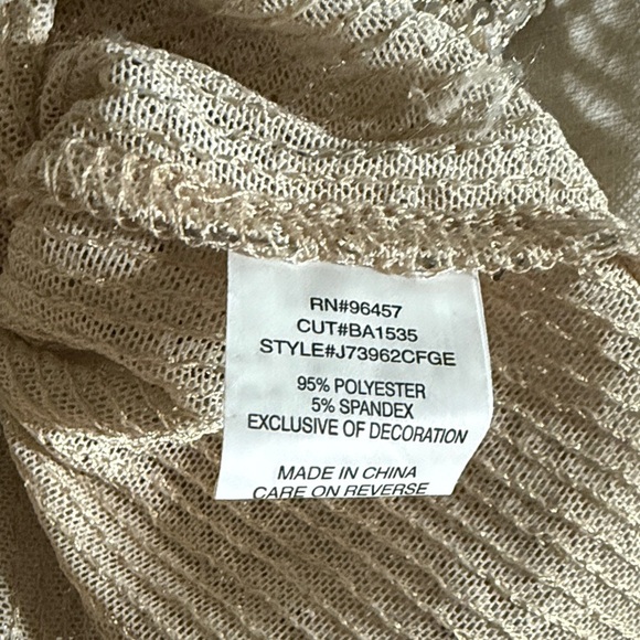 🆕‼️ - NWT - Love on a Hanger Sequin Embellished Tank Top in Champagne - Size M - Picture 6 of 7